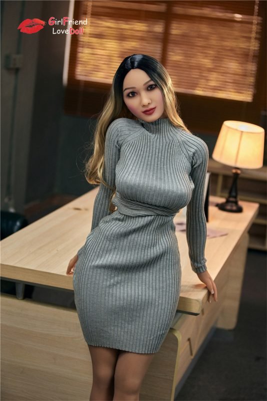 Busty-Sex-Doll-03