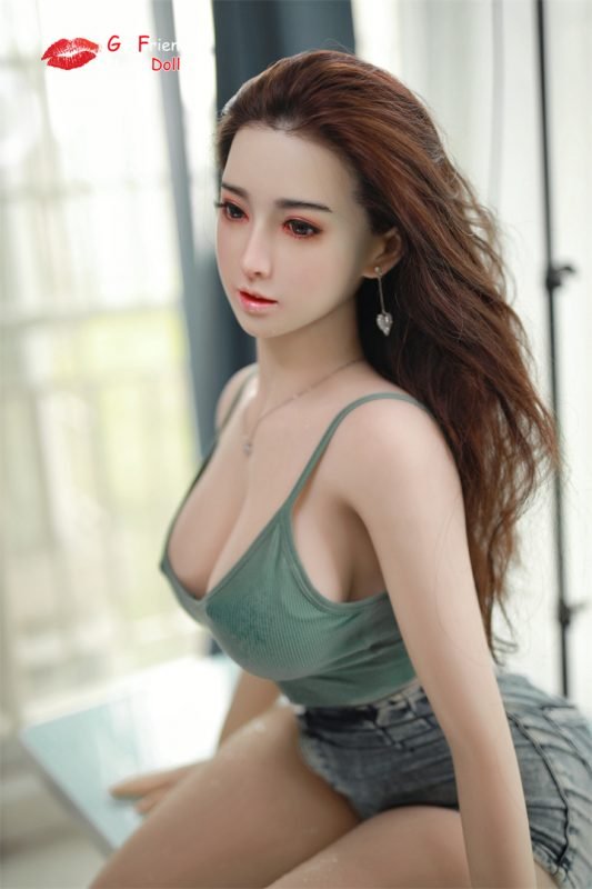 Super-Realistic-Sex-Doll-9